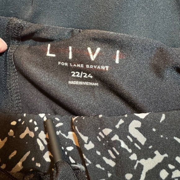 Livi Active Double Layer Active Shorts 22/24 - Picture 7 of 10